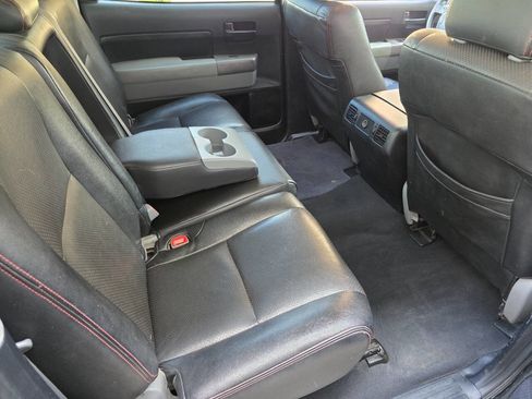 Used 2013 Toyota Tundra 4x4 CrewMax w/ SR5 Pkg image 28