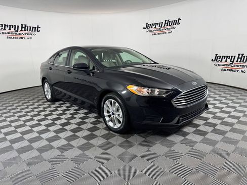 Used 2020 Ford Fusion SE w/ Fleet SE Value Package FWD image 9