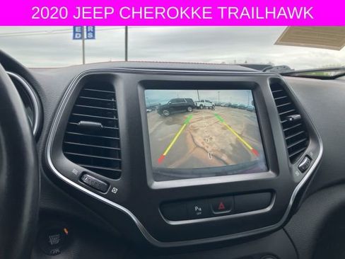 Used 2020 Jeep Cherokee Trailhawk w/ Cold Weather Group AWD/4WD image 16