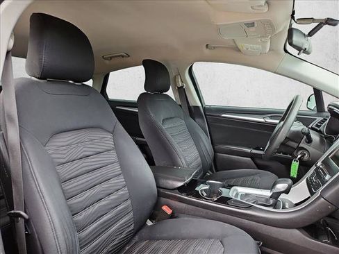 Used 2016 Ford Fusion SE FWD image 19