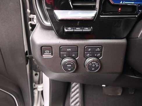 Used 2022 Chevrolet Silverado 1500 LTZ w/ Technology Package AWD/4WD image 12