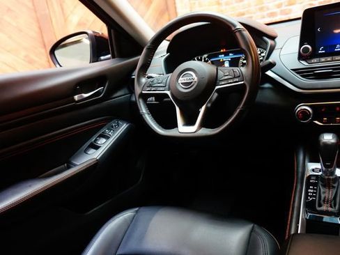 Certified 2022 Nissan Altima 2.0 SR FWD image 14