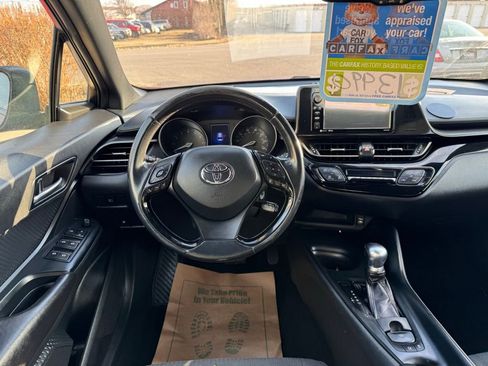 Used 2018 Toyota C-HR XLE FWD image 10