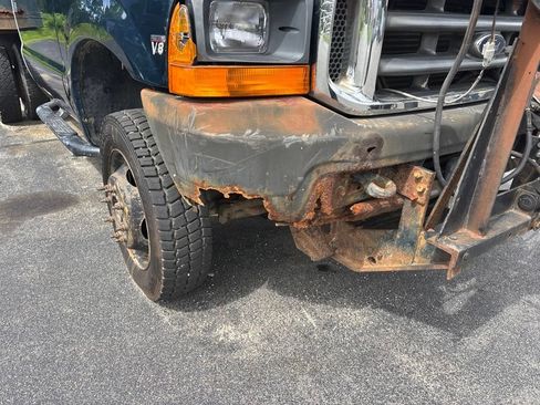 Used 1999 Ford F550 4x4 Regular Cab Super Duty image 17