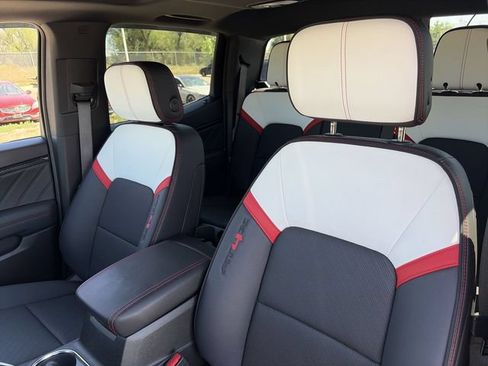 Used 2024 GMC Canyon AT4X AWD/4WD image 20