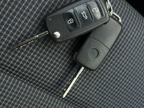 Used 2012 Volkswagen Golf TDI FWD image 25