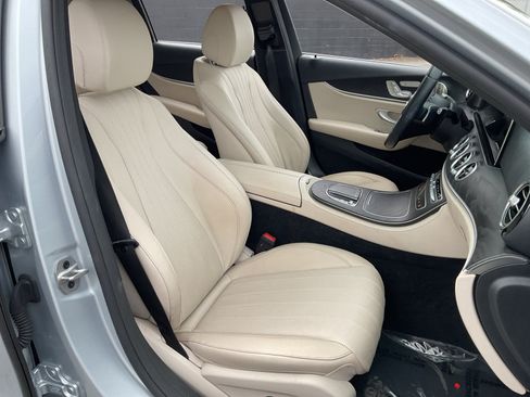 Used 2022 Mercedes-Benz E 350 Sedan image 21