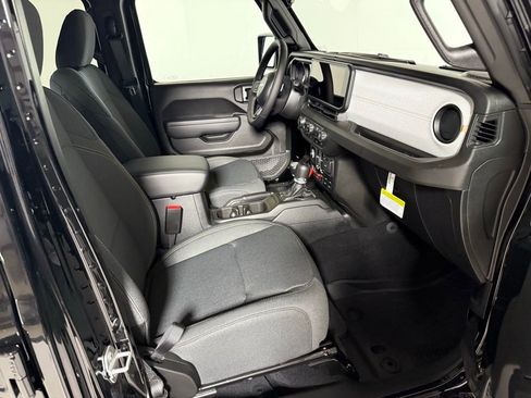 New 2025 Jeep Gladiator Willys AWD/4WD image 17