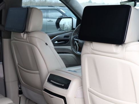 Used 2022 Cadillac Escalade ESV Premium Luxury Platinum image 28