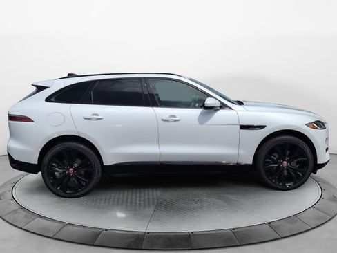 Used 2023 Jaguar F-PACE S image 8