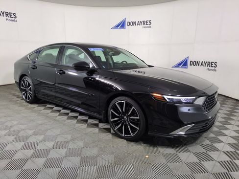 Certified 2025 Honda Accord Touring image 11