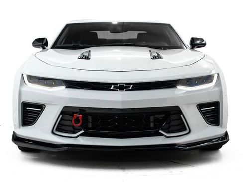 Used 2018 Chevrolet Camaro SS image 7