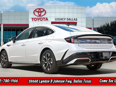 Used 2024 Hyundai Sonata SEL FWD image 8