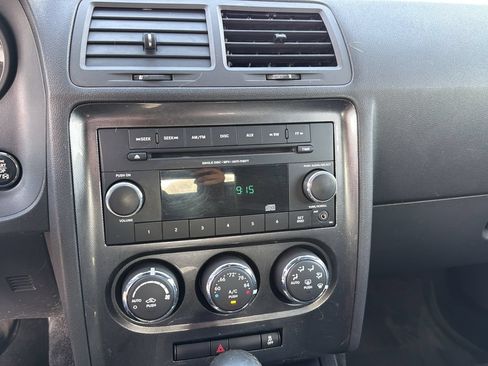 Used 2014 Dodge Challenger SXT RWD image 19