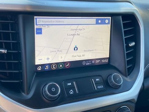 Certified 2023 GMC Acadia SLT AWD/4WD image 10