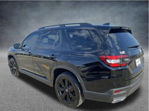 Used 2025 Honda Pilot Black Edition image 5