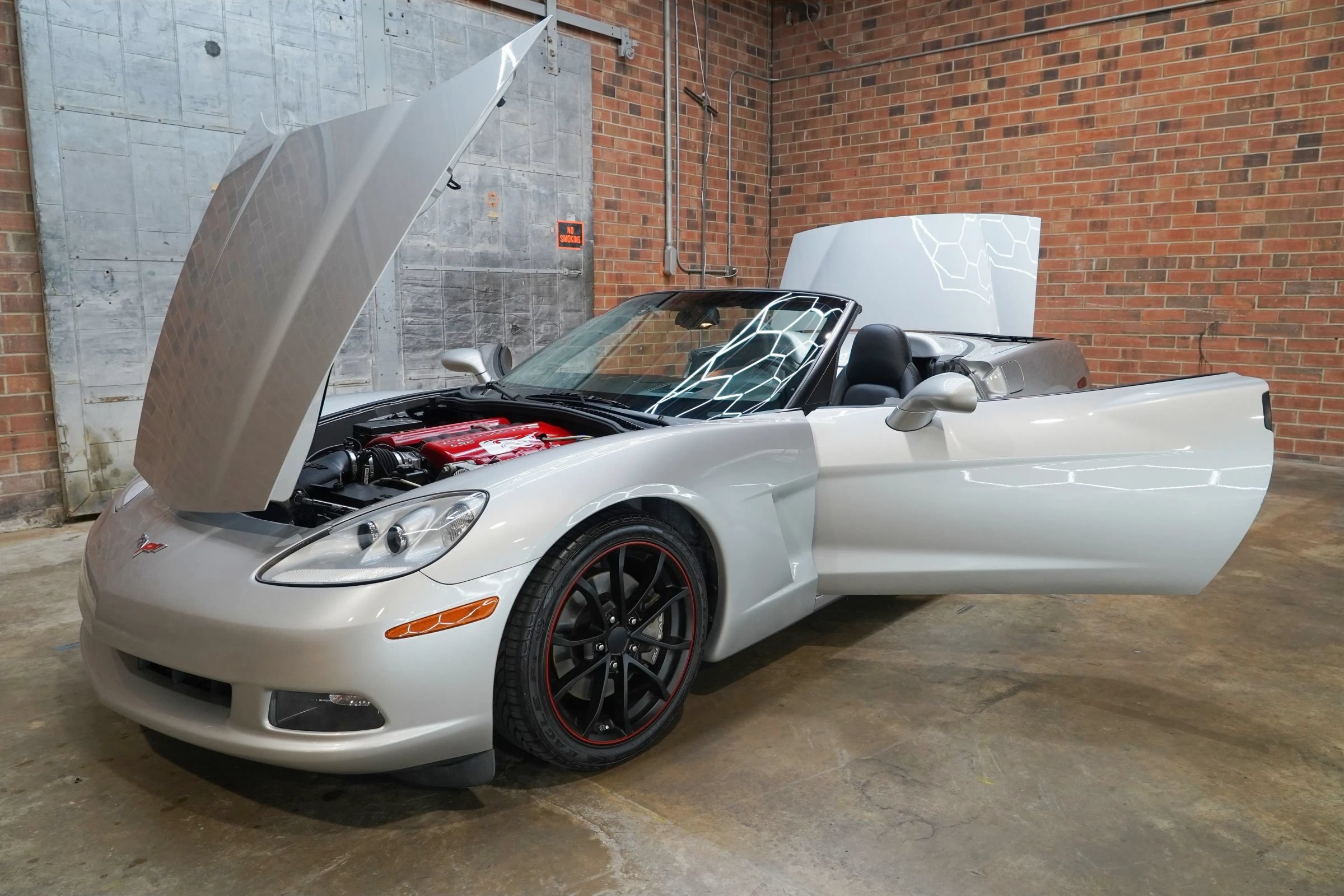 Used 2006 Chevrolet Corvette Coupe w/ Preferred Equipment Group RWD image 25