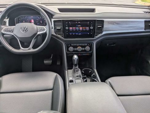 Used 2023 Volkswagen Atlas Cross Sport SE w/ Panoramic Sunroof Package FWD image 16