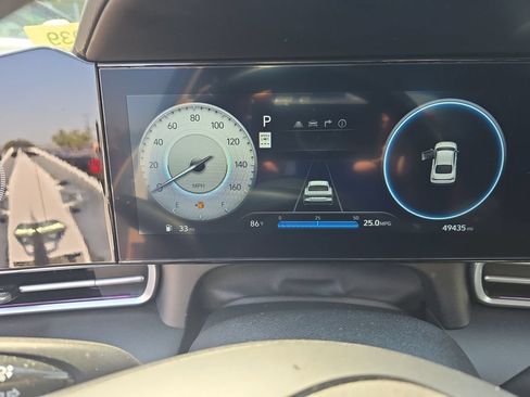 Used 2025 Hyundai Elantra SEL FWD image 11