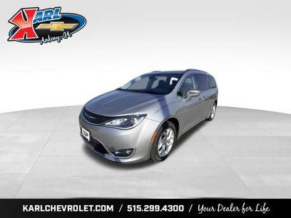 Used 2020 Chrysler Pacifica Touring-L w/ Tire & Wheel Group