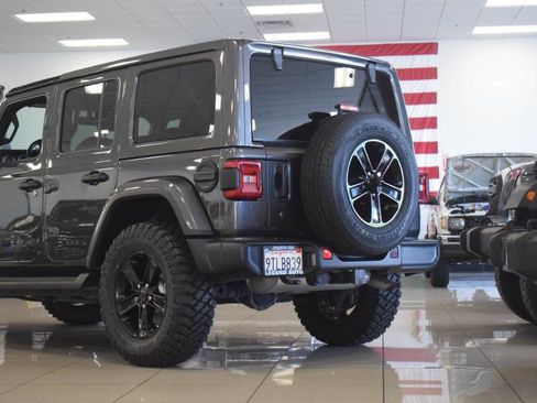 Used 2020 Jeep Wrangler Unlimited Sahara image 26