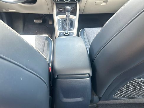 Used 2021 Hyundai Venue w/ Cargo Package FWD image 28