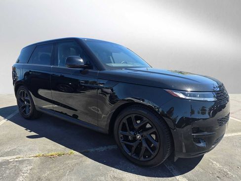 Used 2025 Land Rover Range Rover Sport SE image 7