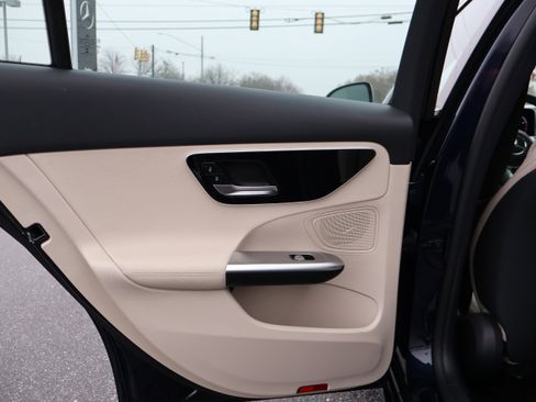 Used 2023 Mercedes-Benz C 300 4MATIC Sedan image 15