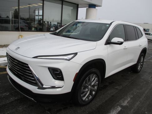 Used 2025 Buick Enclave Preferred image 2