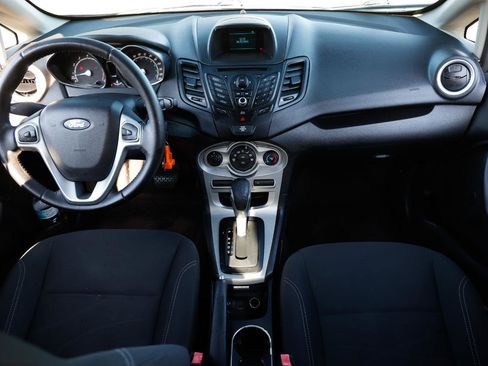 Used 2015 Ford Fiesta SE image 2