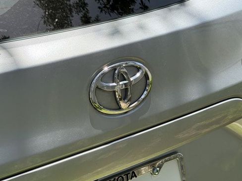 Used 2023 Toyota Corolla Cross L FWD image 10
