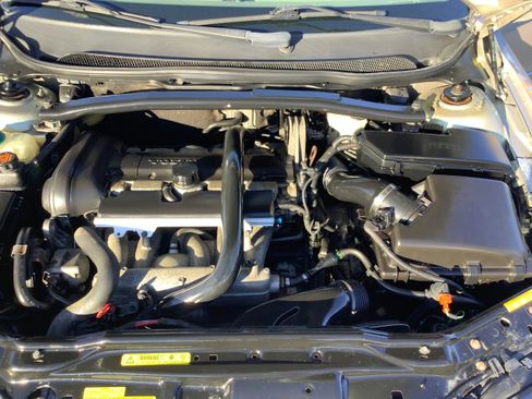 Used 2004 Volvo XC70 image 9