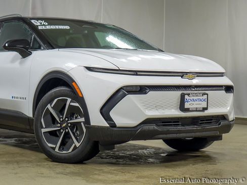 New 2026 Chevrolet Equinox EV LT image 3