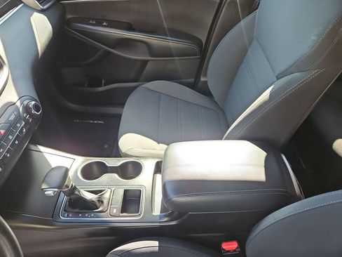 Used 2020 Kia Sorento FWD V6 image 26
