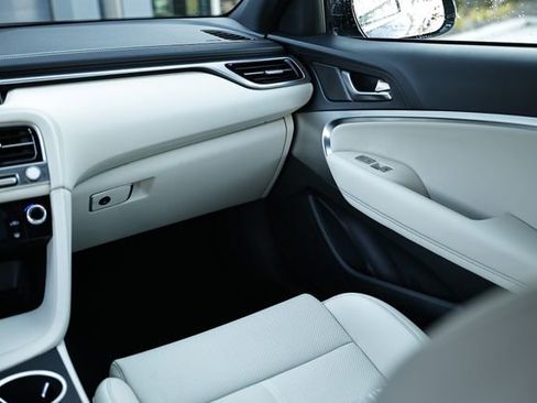 Used 2026 Genesis G70 2.5T image 26