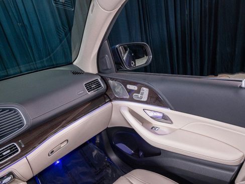 New 2026 Mercedes-Benz GLS 580 4MATIC image 26