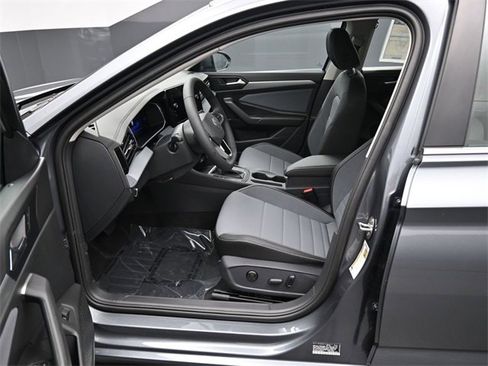 New 2026 Volkswagen Jetta SE image 9