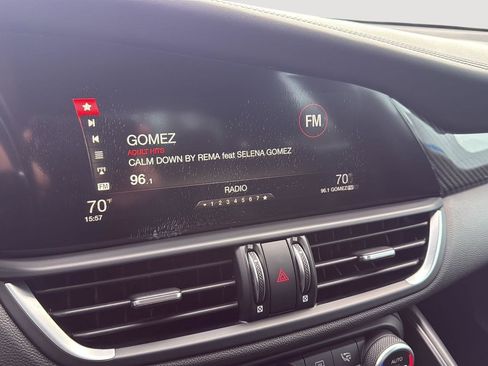 Used 2018 Alfa Romeo Giulia Quadrifoglio w/ Driver Assist Dynamic Package image 26