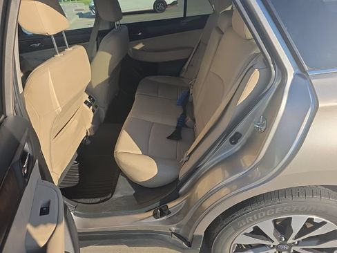 Used 2015 Subaru Outback 2.5i Limited AWD/4WD image 8