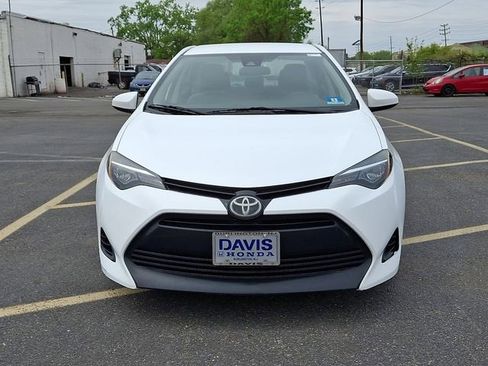 Used 2018 Toyota Corolla LE FWD image 2