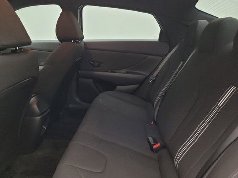 Used 2025 Hyundai Elantra Sport FWD image 18