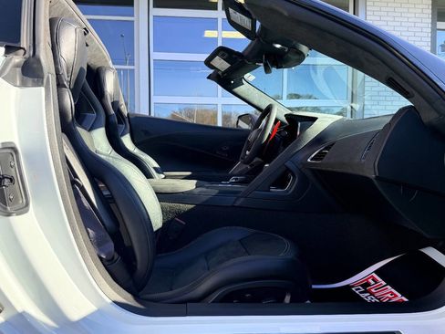 Used 2016 Chevrolet Corvette Z06 w/ 3LZ Preferred Equipment Group image 44