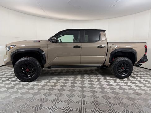 Used 2025 Toyota Tacoma TRD Pro AWD/4WD image 2
