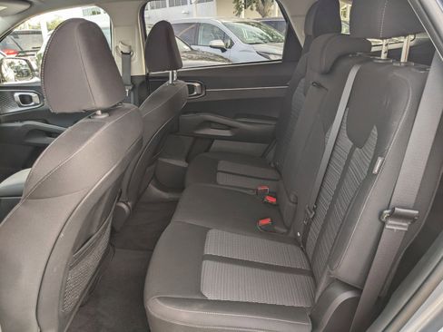 Used 2025 Kia Sorento LX image 11