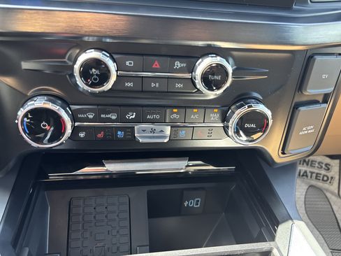 New 2025 Ford F250 Lariat w/ Lariat Ultimate Package AWD/4WD image 47