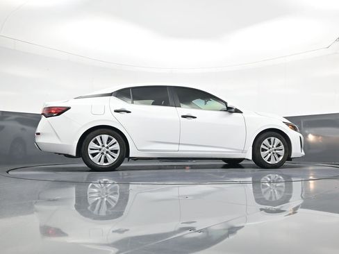 Used 2024 Nissan Sentra S w/ Lighting Package FWD image 23