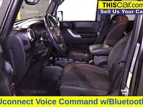 Used 2018 Jeep Wrangler Unlimited Rubicon w/ Connectivity Group AWD/4WD image 23