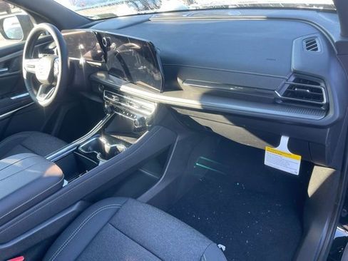 New 2026 Chevrolet Traverse LT w/ LPO, Floor Liner Package image 15