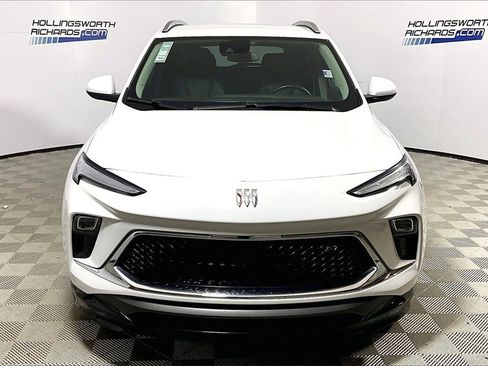 Used 2024 Buick Encore GX Sport Touring w/ Comfort Package image 2