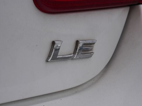 Used 2010 Toyota Camry FWD image 11